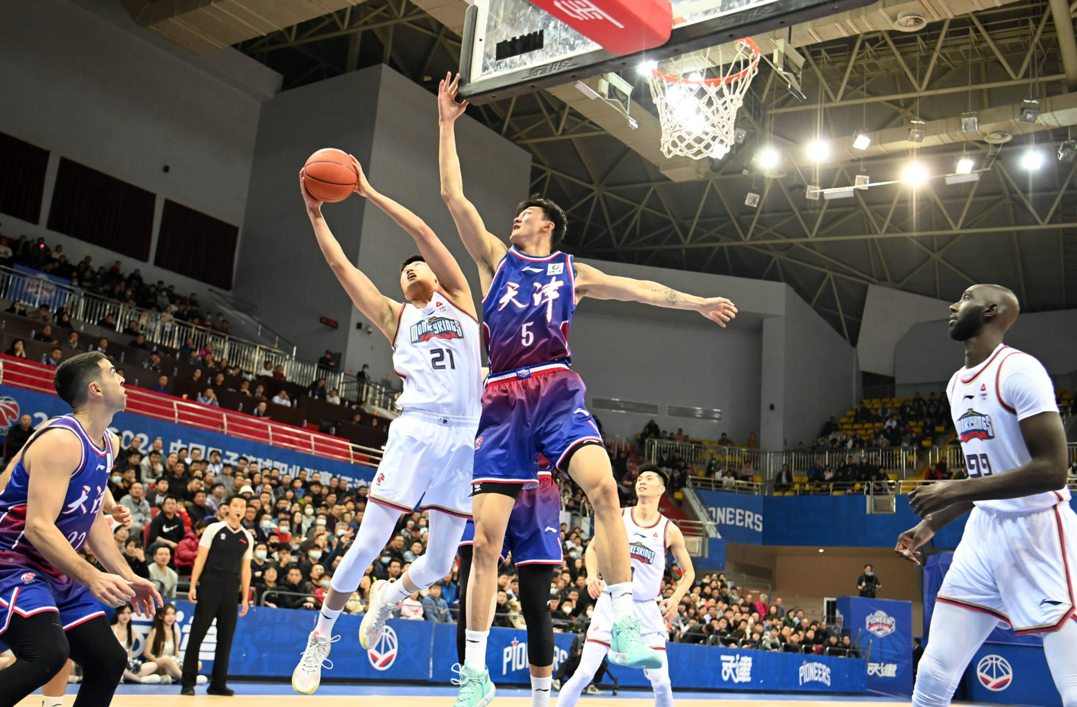 包含2023年CBA联赛将扩军至20支球队，吸引更多国内外顶级球员加盟的词条