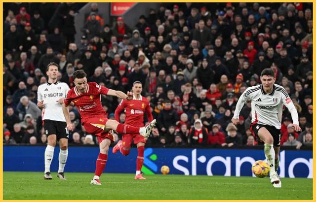 开云体育投注-利物浦不敌瓦伦西亚，英超球队遭遇困境