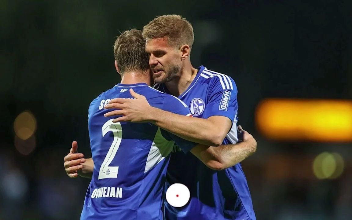 RB莱比锡在主场遭受惨败,德甲争冠形势再起波澜 RB莱比锡在主场遭受惨败,德甲争冠形势再起波澜