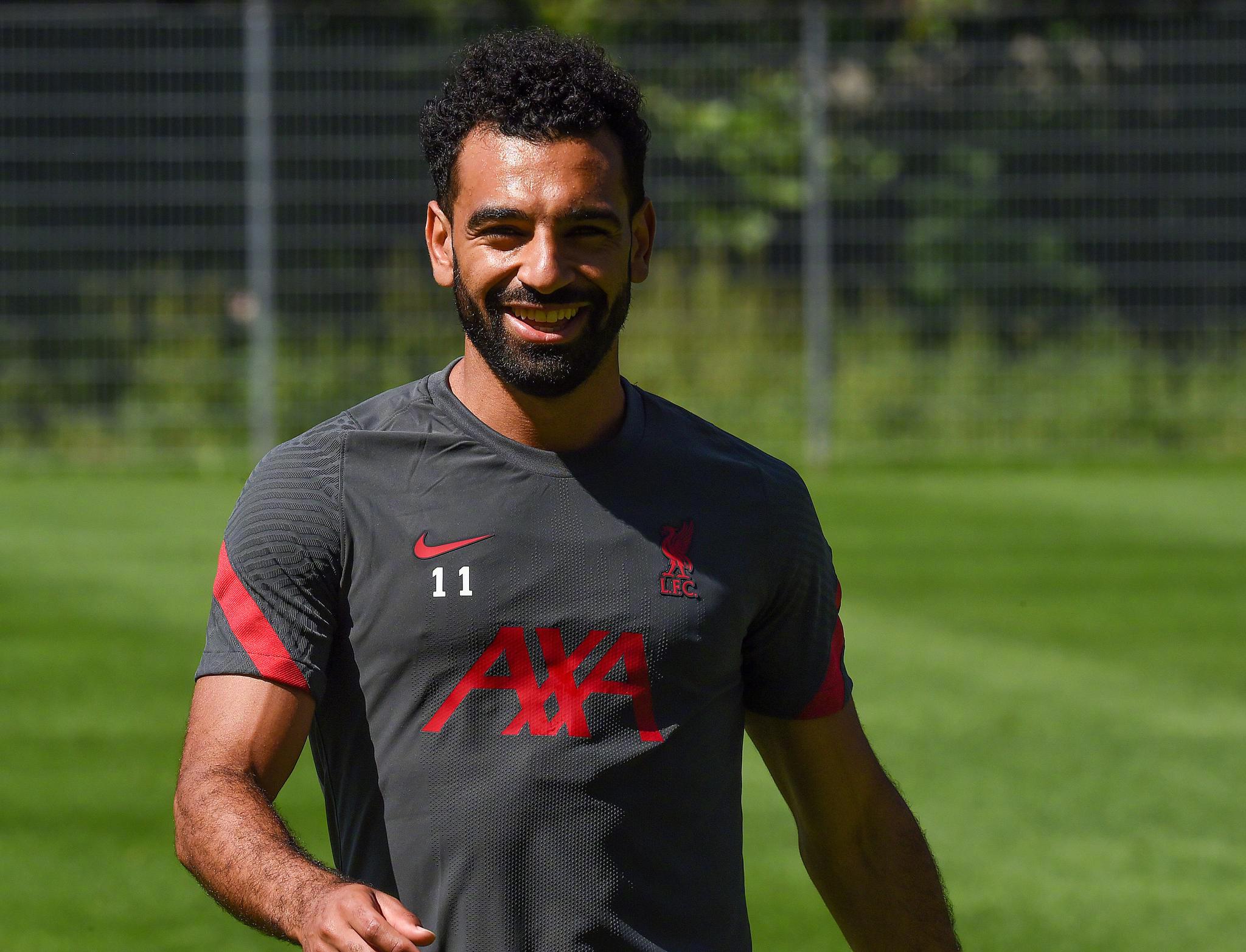 电音狂欢！足球界名宿尖叫轻松备战现场的简单介绍